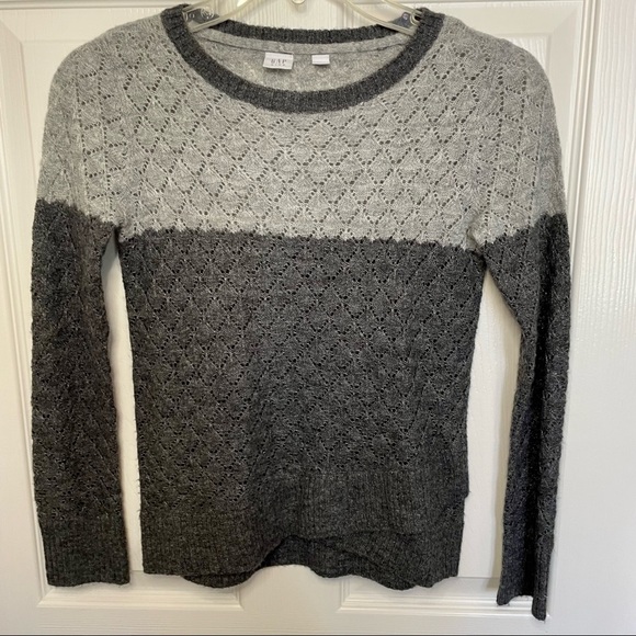 GAP : Bundle of 2 GAP Kids Sweaters - Picture 2 of 11